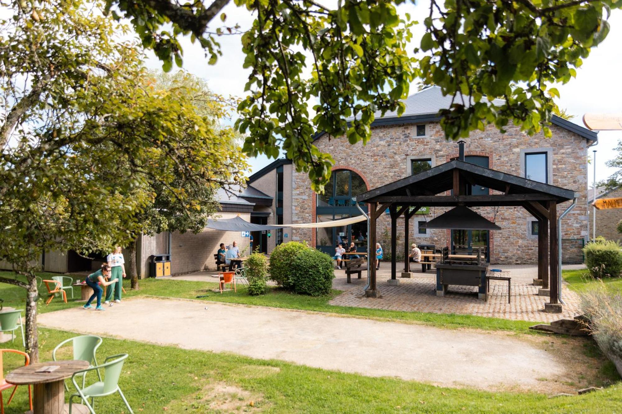 Auberge De Jeunesse De La Roche - Champlon Tenneville Bagian luar foto