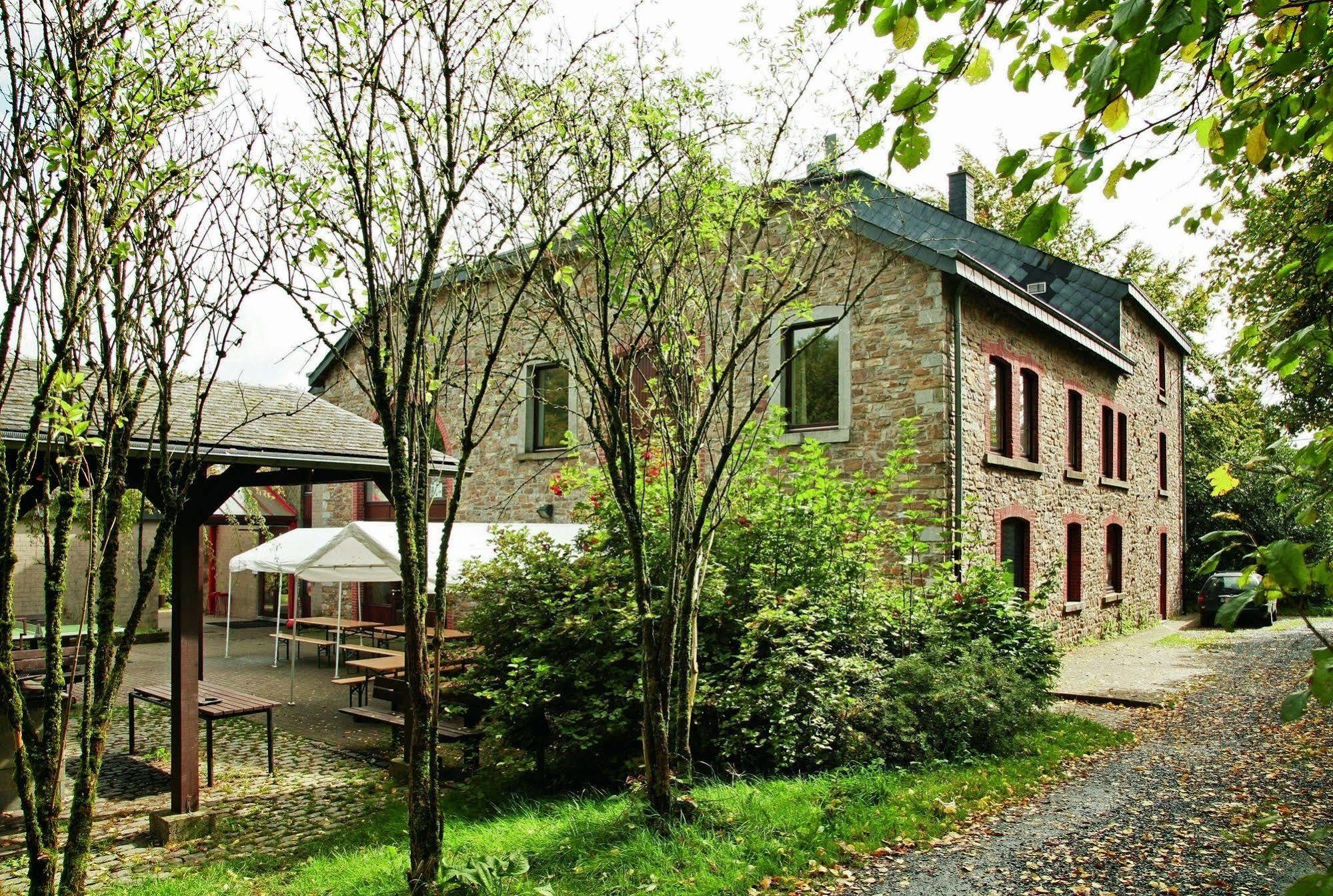 Auberge De Jeunesse De La Roche - Champlon Tenneville Bagian luar foto