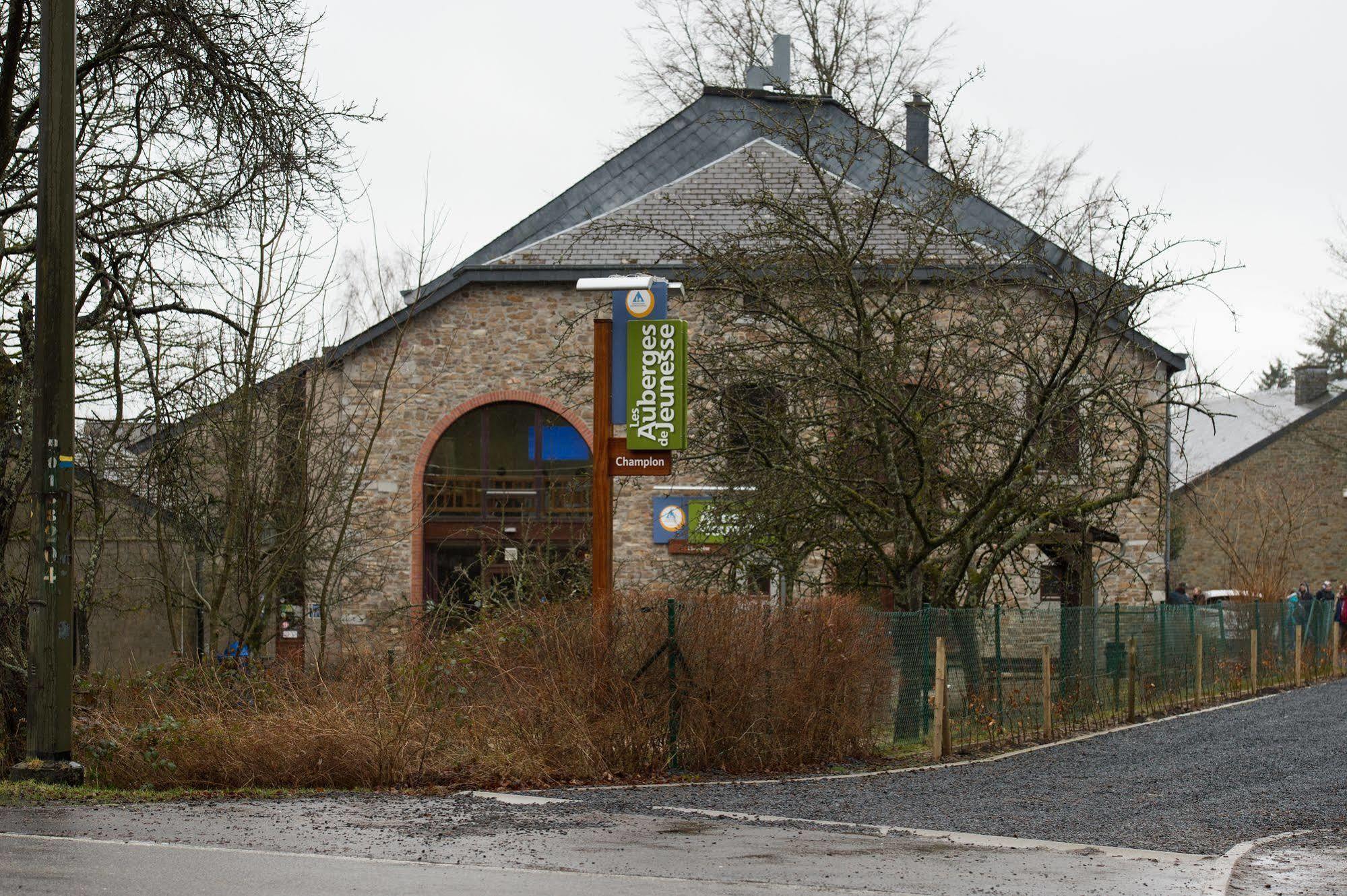 Auberge De Jeunesse De La Roche - Champlon Tenneville Bagian luar foto